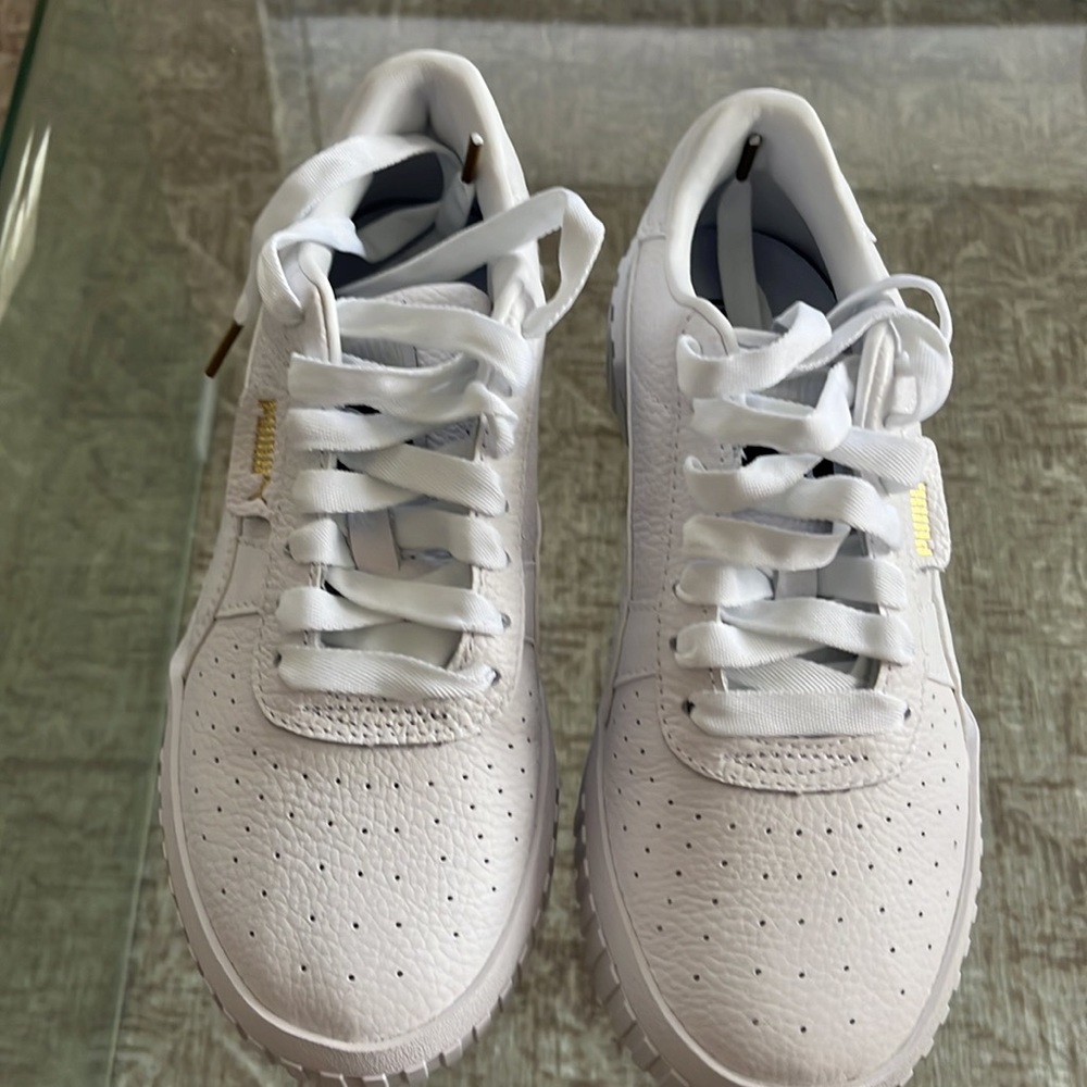 Women Puma Cali Wn’s White with Gold Size 7.5 - Picture 2 of 6